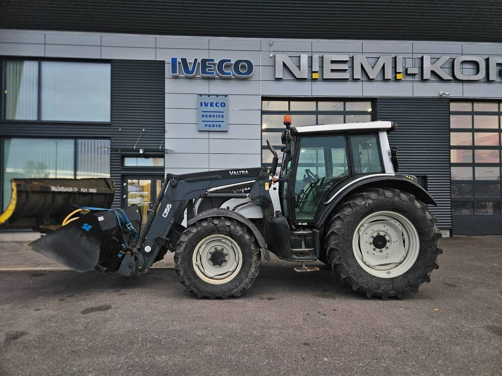 Valtra N121 HT ,53kmh, trukkipiikit, kauha, aura - Traktor: slika 1 Valtra N121 HT ,53kmh, trukkipiikit, kauha, aura - Traktor: slika 1
