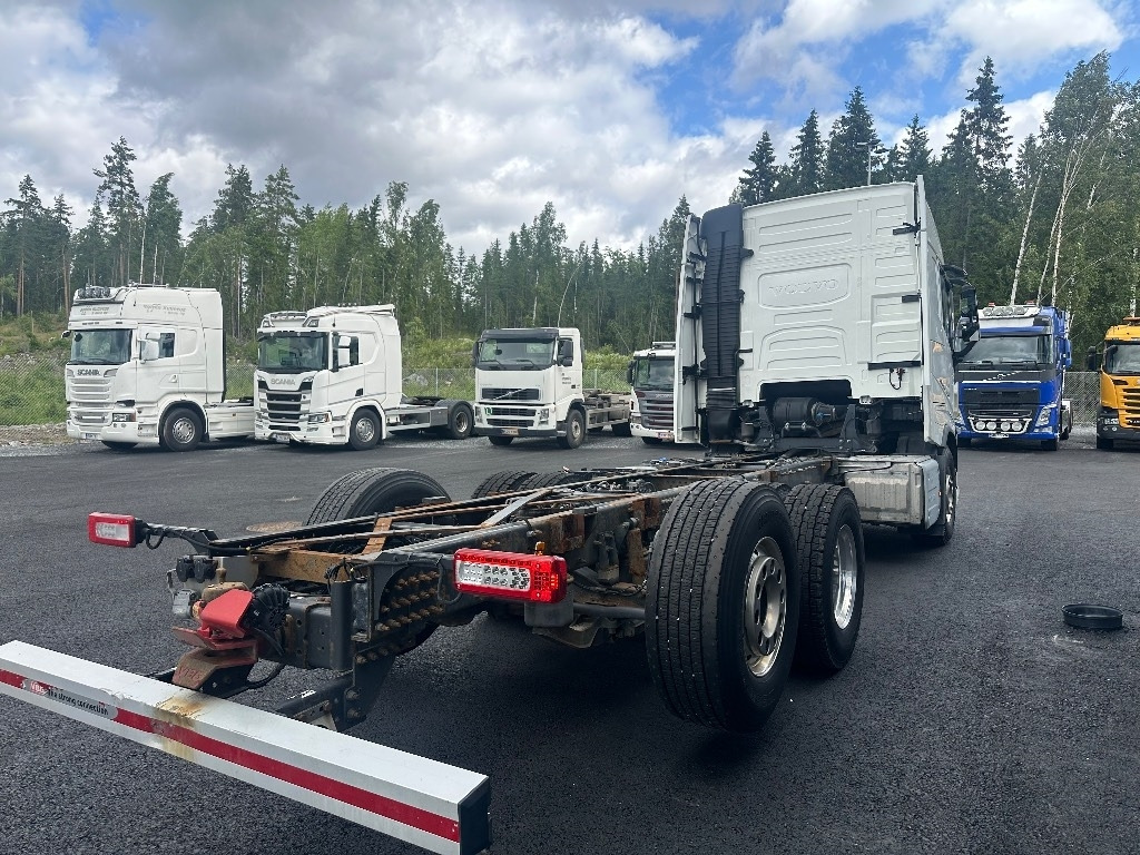 Volvo FH13 540 6x2*4 - Kamion sa golom šasijom i zatvorenom kabinom: slika 3 Volvo FH13 540 6x2*4 - Kamion sa golom šasijom i zatvorenom kabinom: slika 3
