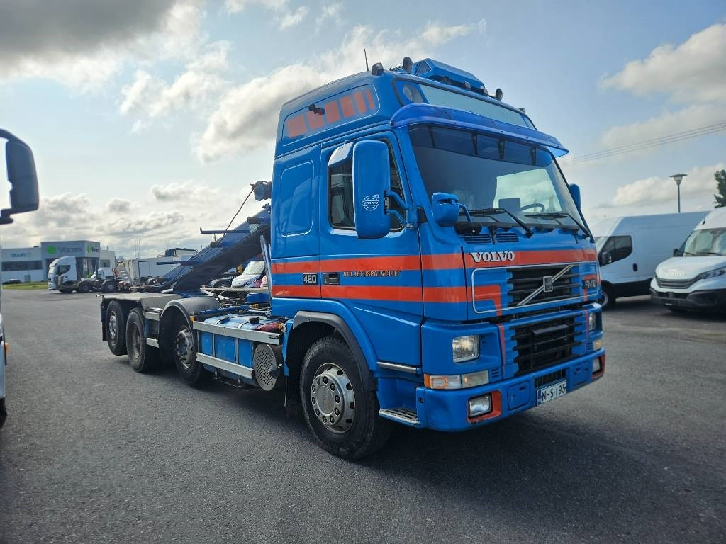 Volvo FM12 420 8x2 - Kamion za utovaranje kontejnera: slika 3 Volvo FM12 420 8x2 - Kamion za utovaranje kontejnera: slika 3