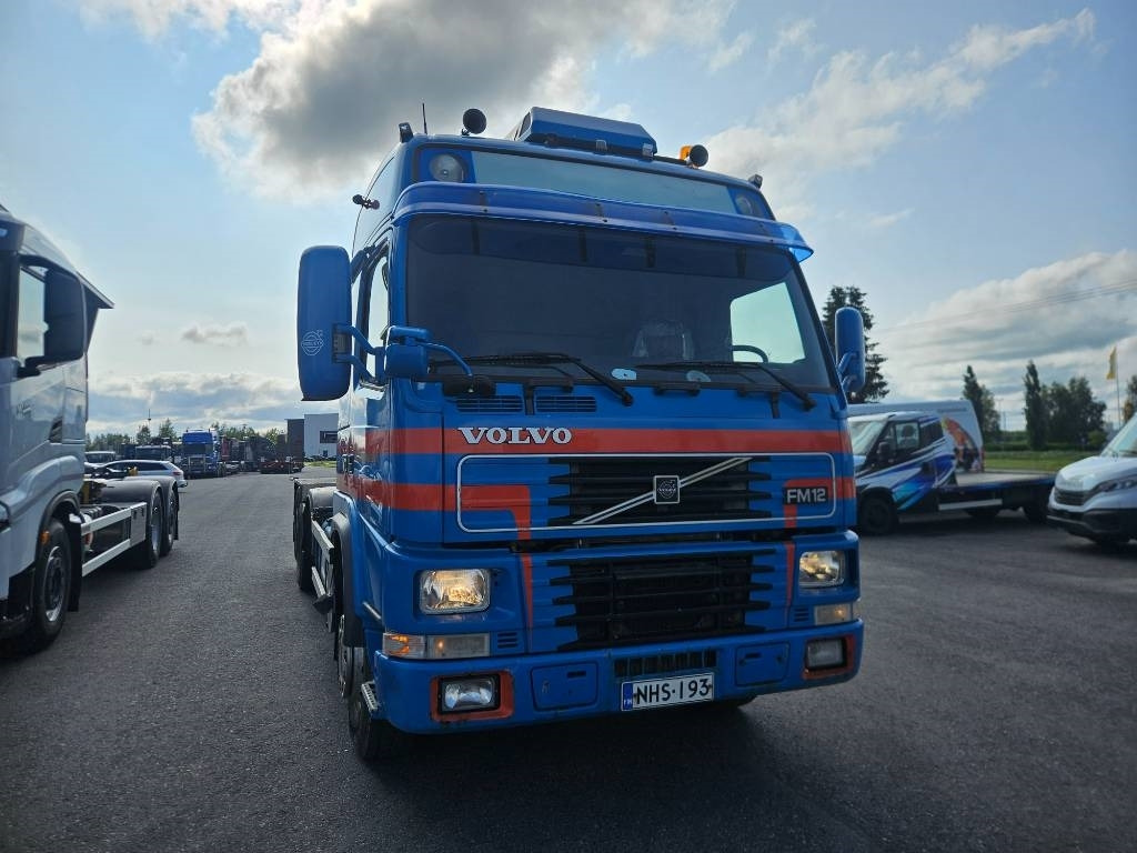 Volvo FM12 420 8x2 - Kamion za utovaranje kontejnera: slika 2 Volvo FM12 420 8x2 - Kamion za utovaranje kontejnera: slika 2
