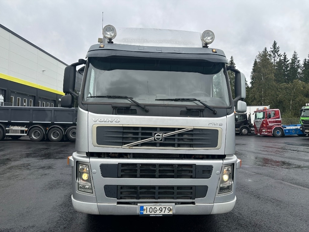 Volvo FM9 300 4x2 - Kamion sa zatvorenim sandukom: slika 2 Volvo FM9 300 4x2 - Kamion sa zatvorenim sandukom: slika 2