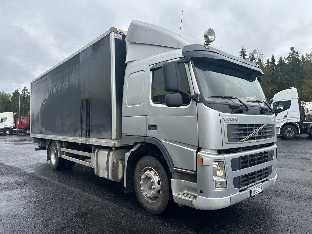 Volvo FM9 300 4x2 - Kamion sa zatvorenim sandukom: slika 3 Volvo FM9 300 4x2 - Kamion sa zatvorenim sandukom: slika 3