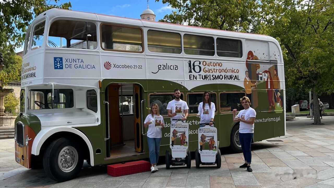 British Bus Bristol Lodekka FLF promotional exhibition unit - Autobus na sprat: slika 2 British Bus Bristol Lodekka FLF promotional exhibition unit - Autobus na sprat: slika 2