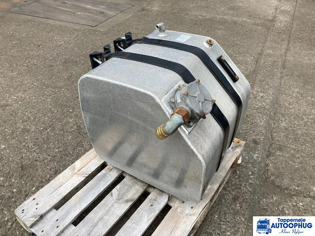 Hydraulik tank aluminum 225L - Hidraulični rezervoar za Kamion: slika 2 Hydraulik tank aluminum 225L - Hidraulični rezervoar za Kamion: slika 2