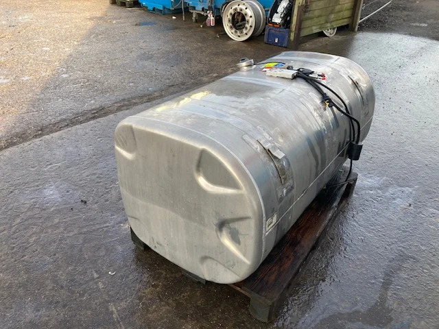 Scania Diesel tank – Scania 2714200 - Rezervoar za gorivo za Kamion: slika 4 Scania Diesel tank – Scania 2714200 - Rezervoar za gorivo za Kamion: slika 4