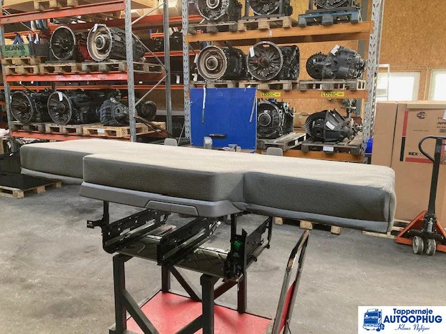 Scania Extendable bed – Scania 2674178 - Kabina i enterijer za Kamion: slika 3 Scania Extendable bed – Scania 2674178 - Kabina i enterijer za Kamion: slika 3