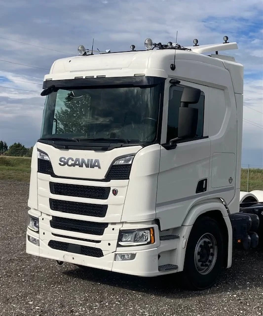 Scania R660 8X4/4 - Kamion sa golom šasijom i zatvorenom kabinom: slika 1 Scania R660 8X4/4 - Kamion sa golom šasijom i zatvorenom kabinom: slika 1
