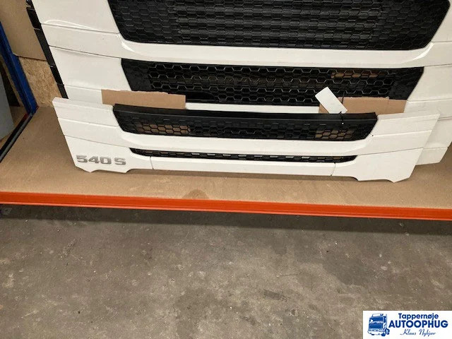 Scania S nederste front grille panel - Karoserija i eksterijer za Kamion: slika 1 Scania S nederste front grille panel - Karoserija i eksterijer za Kamion: slika 1