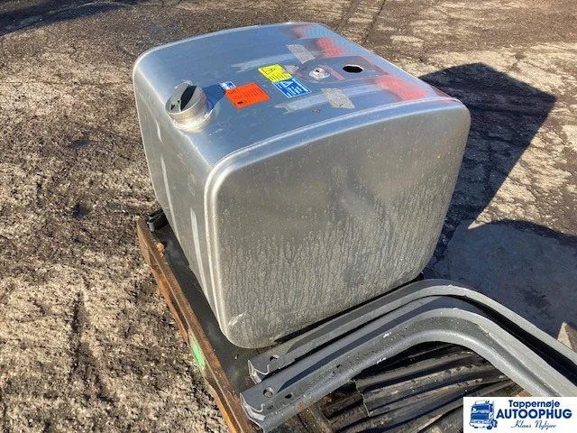 Scania diesel tank 300ltr Scania 2167505 - Rezervoar za gorivo za Kamion: slika 3 Scania diesel tank 300ltr Scania 2167505 - Rezervoar za gorivo za Kamion: slika 3
