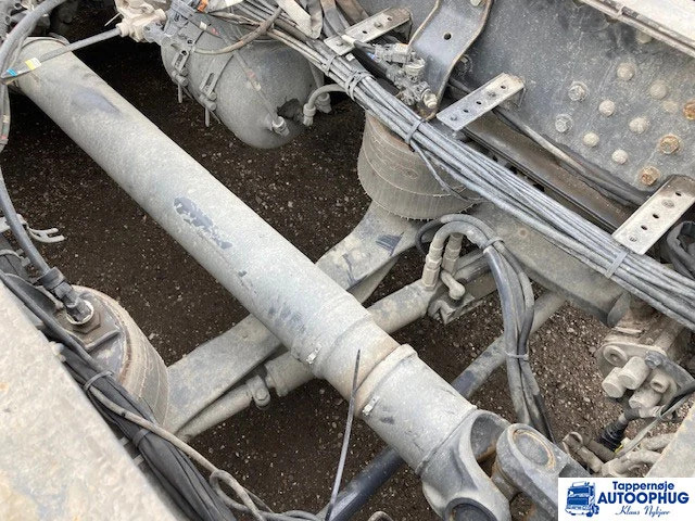 Volvo FH500 TC 8X2 - Kamion sa golom šasijom i zatvorenom kabinom: slika 4 Volvo FH500 TC 8X2 - Kamion sa golom šasijom i zatvorenom kabinom: slika 4