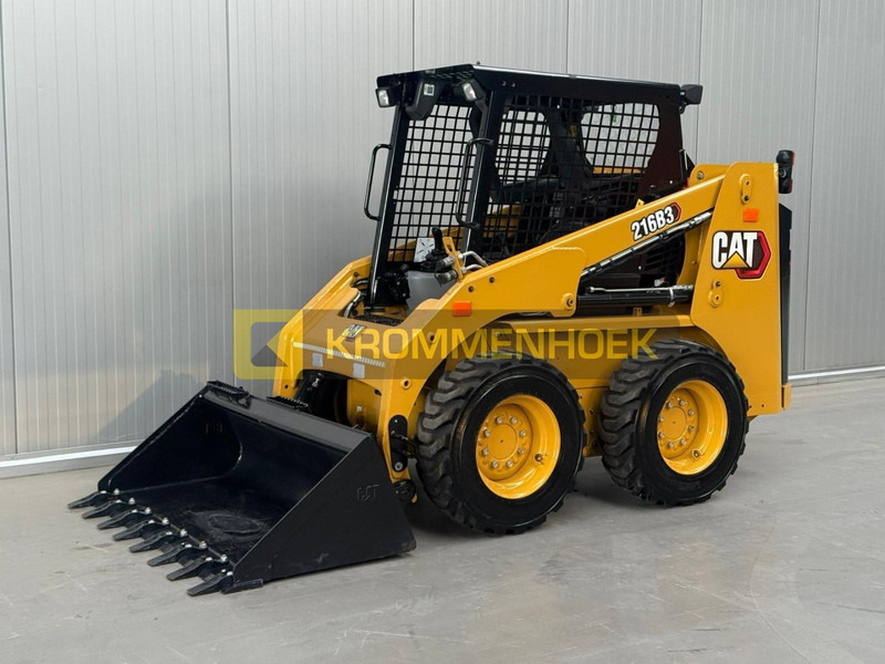 Caterpillar 216 B3 - Mini utovarivač: slika 2 Caterpillar 216 B3 - Mini utovarivač: slika 2