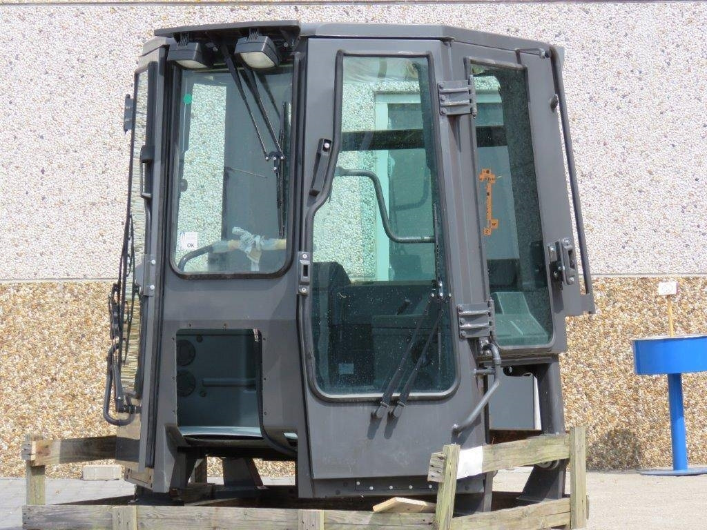 CNH Kabine - CNH CE - 87317280 - Kabina za Poljoprivredna mašina: slika 2 CNH Kabine - CNH CE - 87317280 - Kabina za Poljoprivredna mašina: slika 2