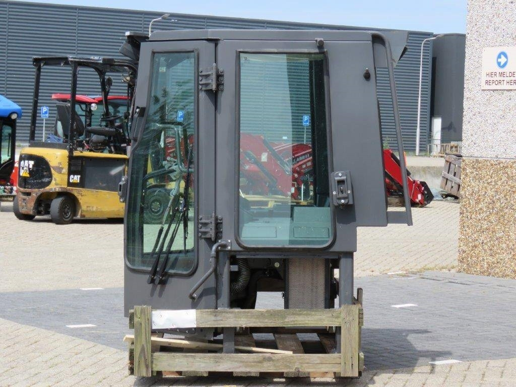 CNH Kabine - CNH CE - 87317280 - Kabina za Poljoprivredna mašina: slika 5 CNH Kabine - CNH CE - 87317280 - Kabina za Poljoprivredna mašina: slika 5