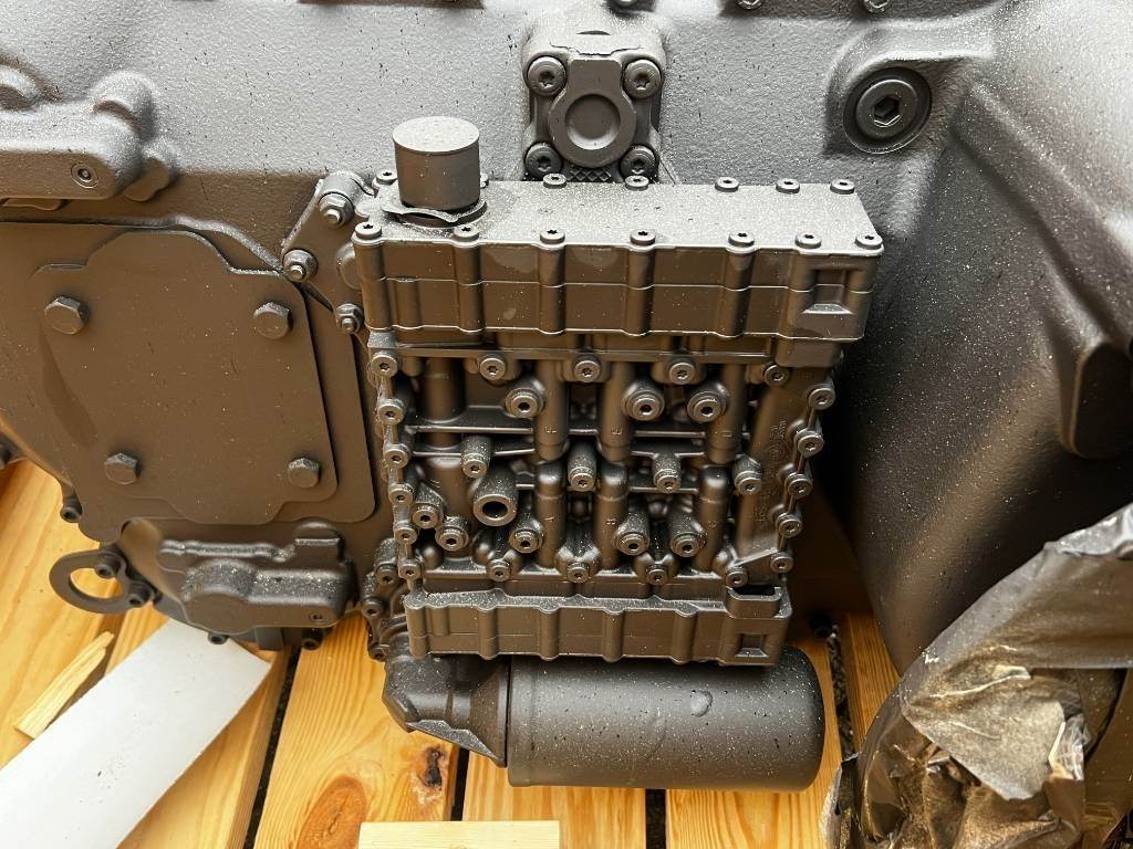 Hidraulika za Poljoprivredna mašina novi CNH Powershift - CNH / ZF - 4WG190 ZF: slika 6