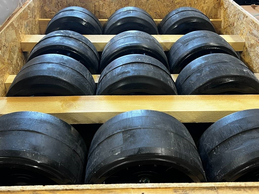 CNH Track rollers for tracks - CNH - Quadtrac/Steiger  - Guma za Poljoprivredna mašina: slika 3 CNH Track rollers for tracks - CNH - Quadtrac/Steiger  - Guma za Poljoprivredna mašina: slika 3