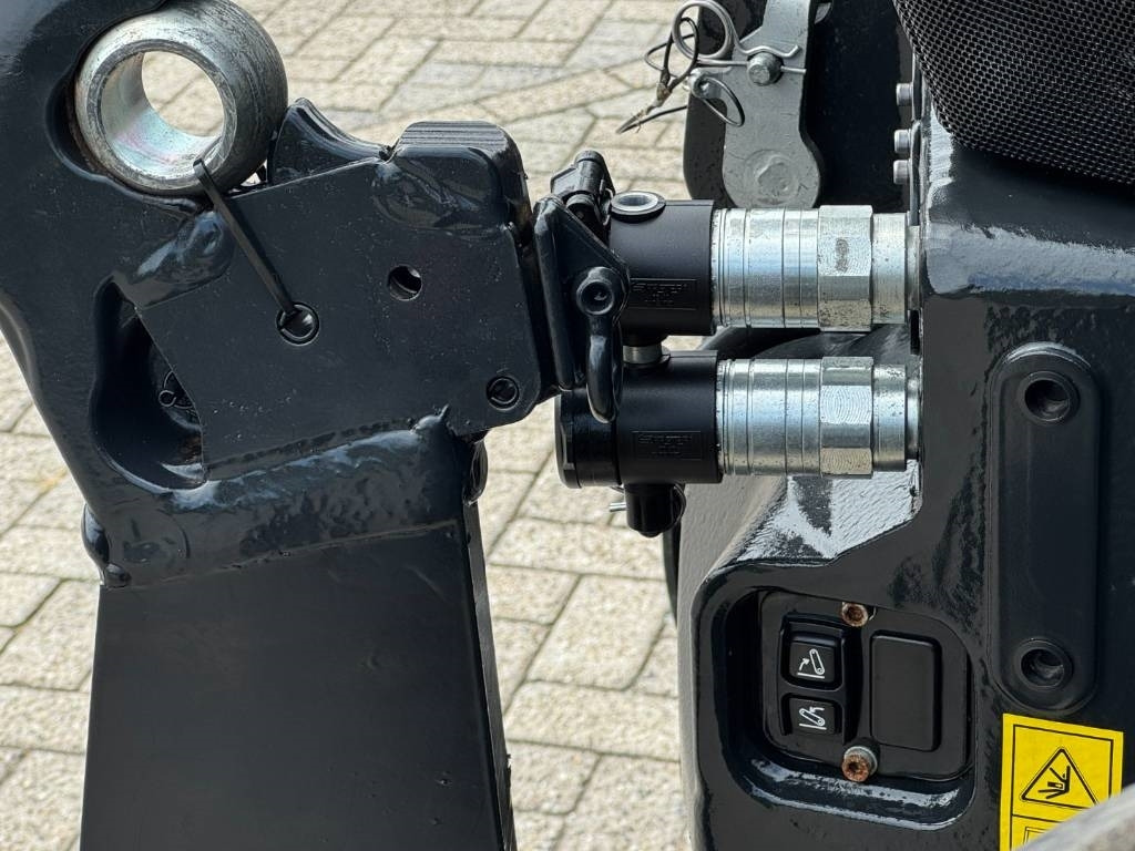 Case IH 240CVX, AFS, 2023, frontlinkage, 790u!! - Traktor: slika 5 Case IH 240CVX, AFS, 2023, frontlinkage, 790u!! - Traktor: slika 5