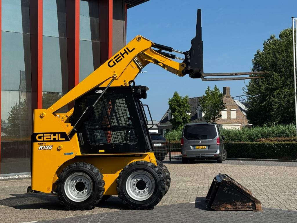 Gehl R135 / Mantitou 1350R, 2022, 115 hours! - Bager guseničar: slika 5 Gehl R135 / Mantitou 1350R, 2022, 115 hours! - Bager guseničar: slika 5