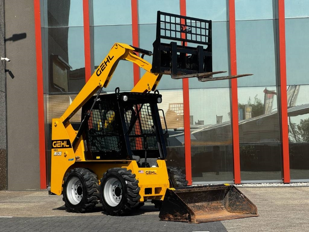 Gehl R135 / Mantitou 1350R, 2022, 115 hours! - Bager guseničar: slika 4 Gehl R135 / Mantitou 1350R, 2022, 115 hours! - Bager guseničar: slika 4