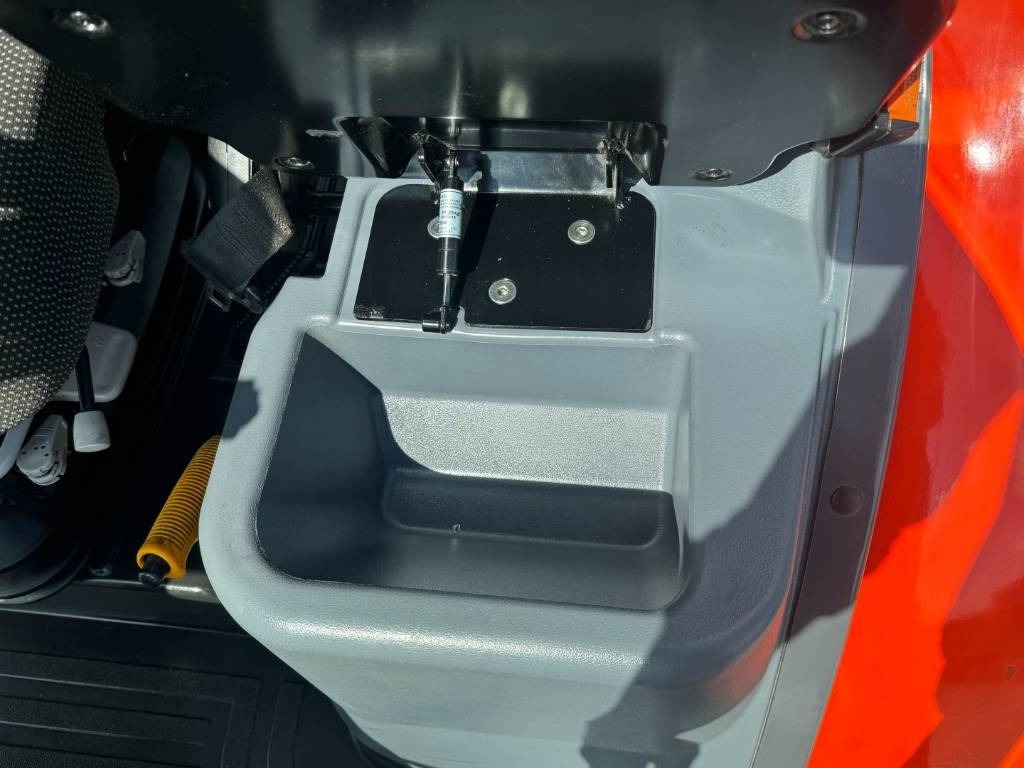 Traktor Kubota M7173 P-KVT, GPS RTK, frontlinkage + PTO, 2021!!: slika 26 Traktor Kubota M7173 P-KVT, GPS RTK, frontlinkage + PTO, 2021!!: slika 26