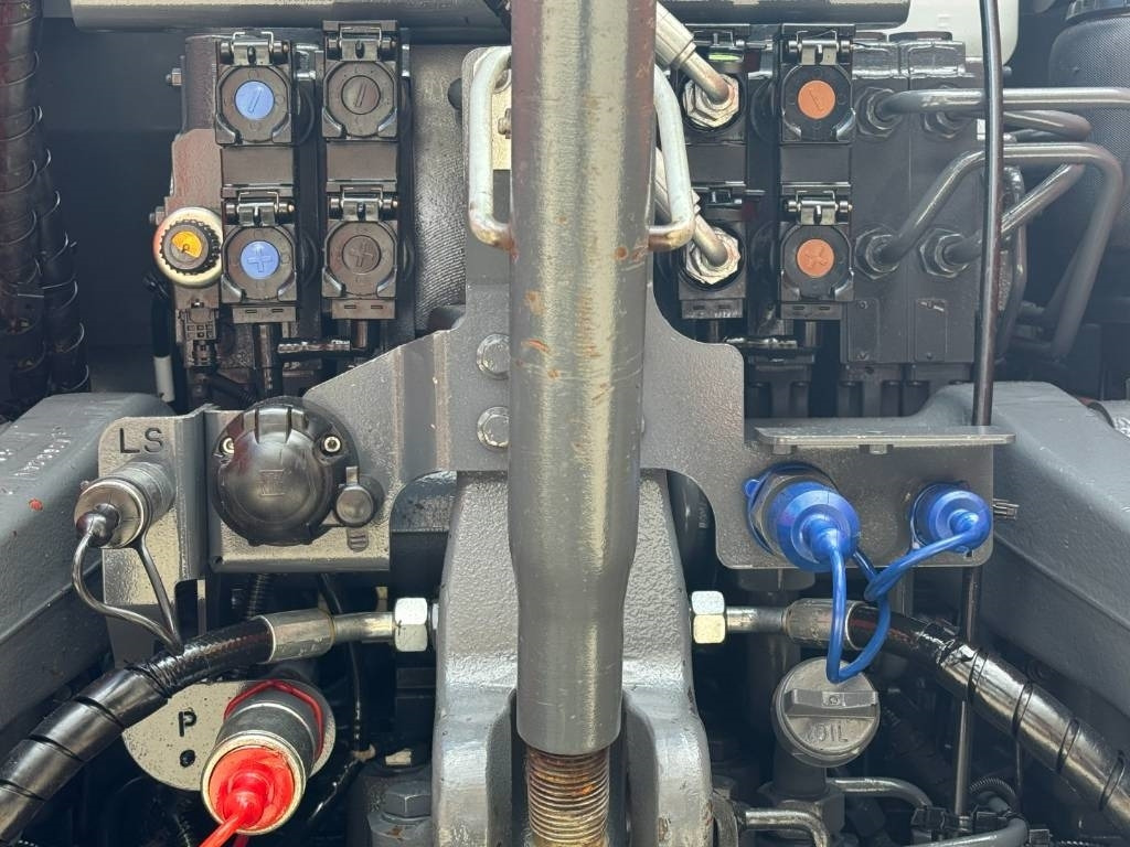 Traktor Kubota M7173 P-KVT, GPS RTK, frontlinkage + PTO, 2021!!: slika 16 Traktor Kubota M7173 P-KVT, GPS RTK, frontlinkage + PTO, 2021!!: slika 16