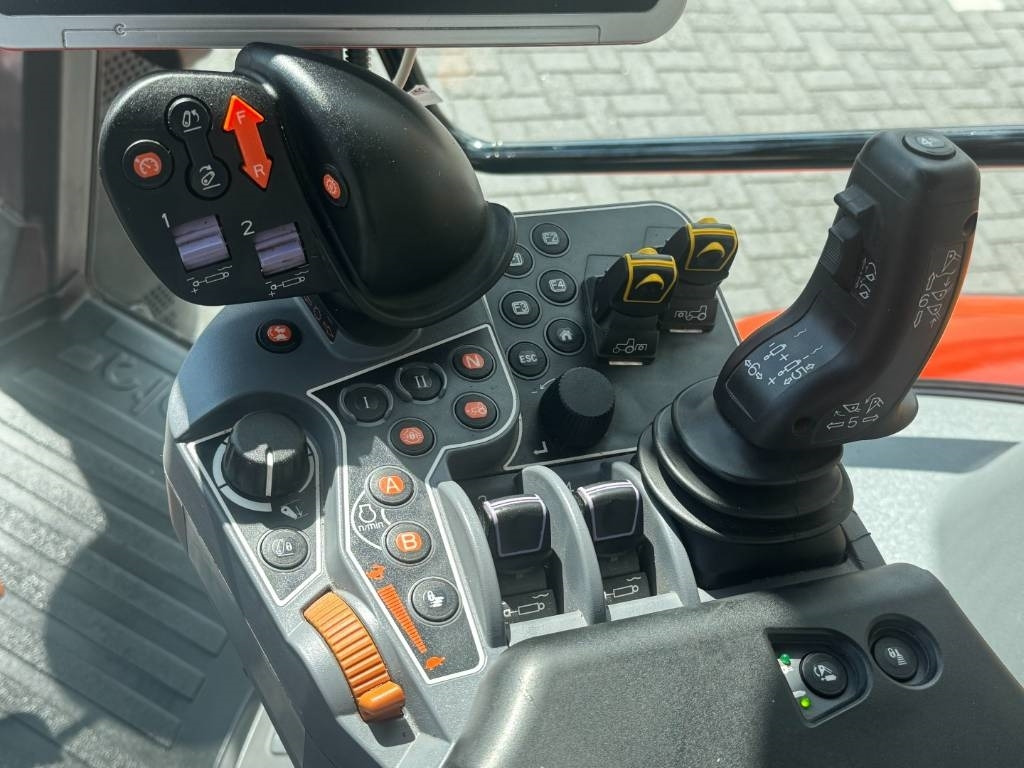 Traktor Kubota M7173 P-KVT, GPS RTK, frontlinkage + PTO, 2021!!: slika 31 Traktor Kubota M7173 P-KVT, GPS RTK, frontlinkage + PTO, 2021!!: slika 31