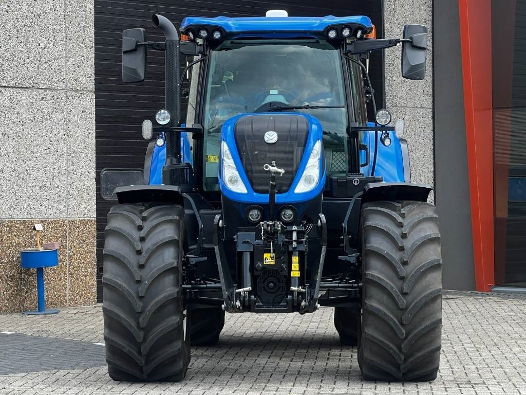 New Holland T7.270 Auto Command, GPS-RTK, frontlinkage + PTO, - Traktor: slika 5 New Holland T7.270 Auto Command, GPS-RTK, frontlinkage + PTO, - Traktor: slika 5