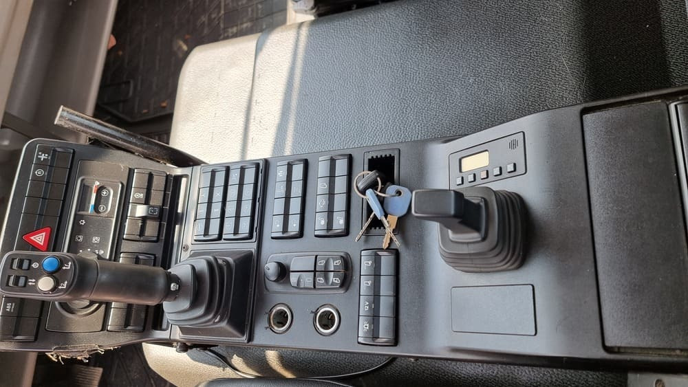 Korisno/ Posebno vozilo Mercedes-Benz Unimog U527: slika 12