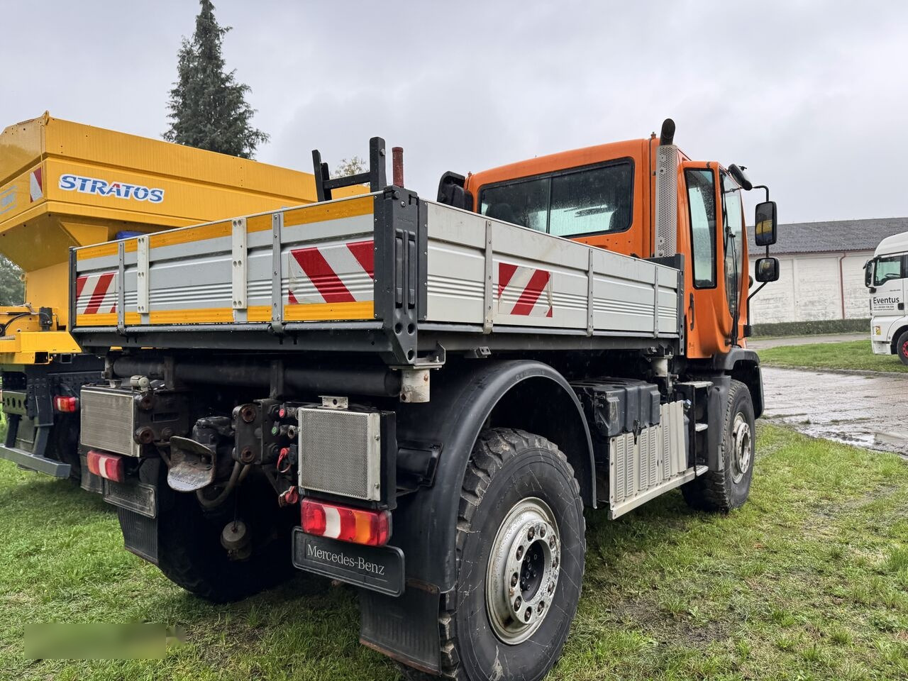 Korisno/ Posebno vozilo Mercedes-Benz Unimog U527: slika 11