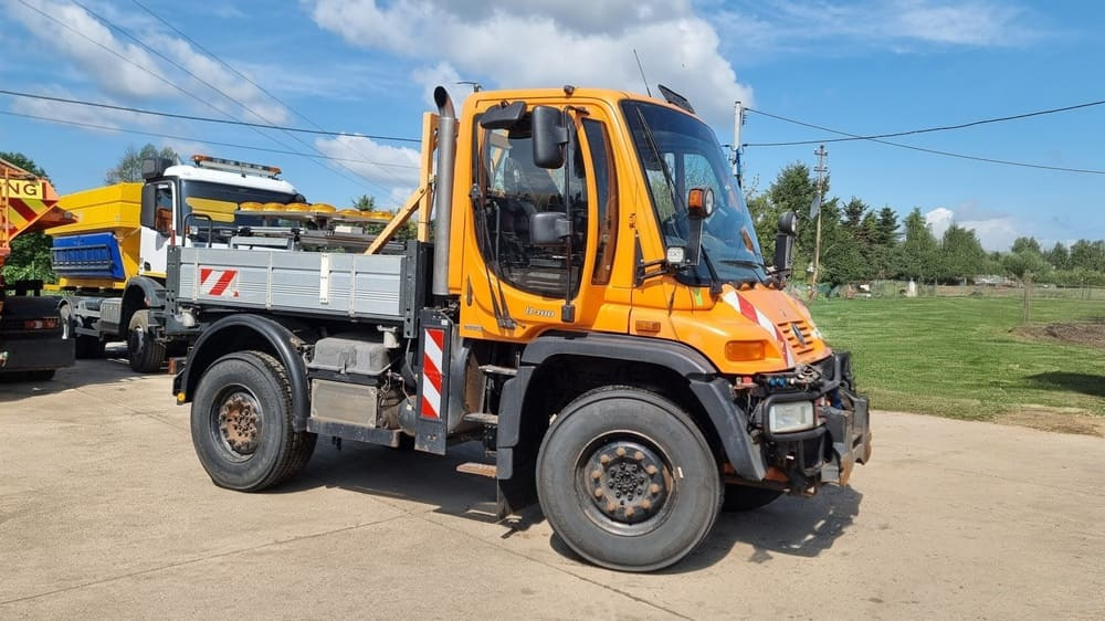 MERCEDES-BENZ Unimog U400 - Komunalni traktor: slika 2 MERCEDES-BENZ Unimog U400 - Komunalni traktor: slika 2