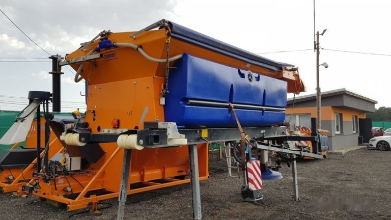 Schmidt Solarko piaskarka SCHMIDT STRATOS 5m3 - Rasipač peska/ Soli za Korisno/ Posebno vozilo: slika 4 Schmidt Solarko piaskarka SCHMIDT STRATOS 5m3 - Rasipač peska/ Soli za Korisno/ Posebno vozilo: slika 4