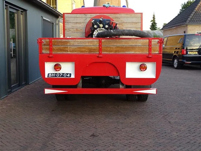 Mercedes-Benz LP 1117 4x4 TURBO Motor Brandweerauto VW motor met Waterpomp in openlaadbak - Vatrogasni kamion: slika 3 Mercedes-Benz LP 1117 4x4 TURBO Motor Brandweerauto VW motor met Waterpomp in openlaadbak - Vatrogasni kamion: slika 3