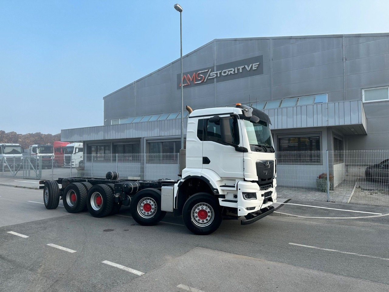 MAN TGS 50.510 10X4-6 BL CH - Kamion sa golom šasijom i zatvorenom kabinom: slika 1 MAN TGS 50.510 10X4-6 BL CH - Kamion sa golom šasijom i zatvorenom kabinom: slika 1