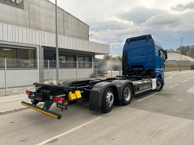 MAN TGX 26.440 6X2-4 LL intarder. Led - Kamion sa golom šasijom i zatvorenom kabinom: slika 3 MAN TGX 26.440 6X2-4 LL intarder. Led - Kamion sa golom šasijom i zatvorenom kabinom: slika 3