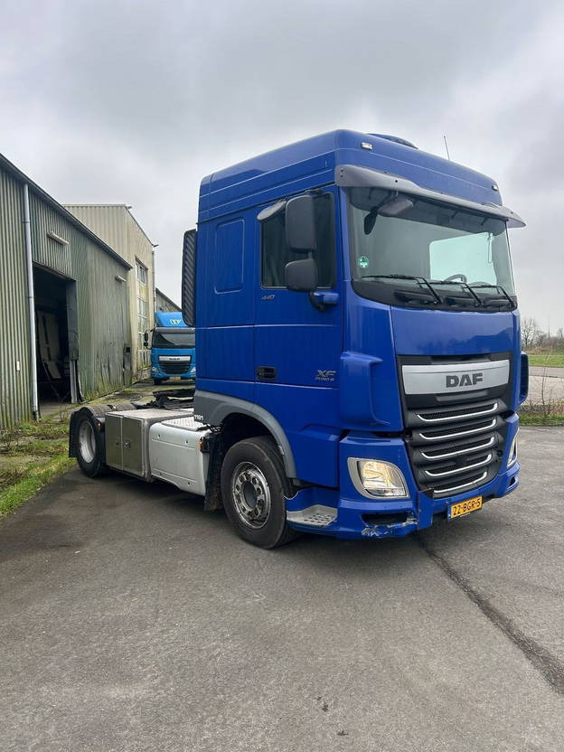 DAF XF 440 XF440 Space Cab ADR Compressor - Tegljač: slika 3 DAF XF 440 XF440 Space Cab ADR Compressor - Tegljač: slika 3