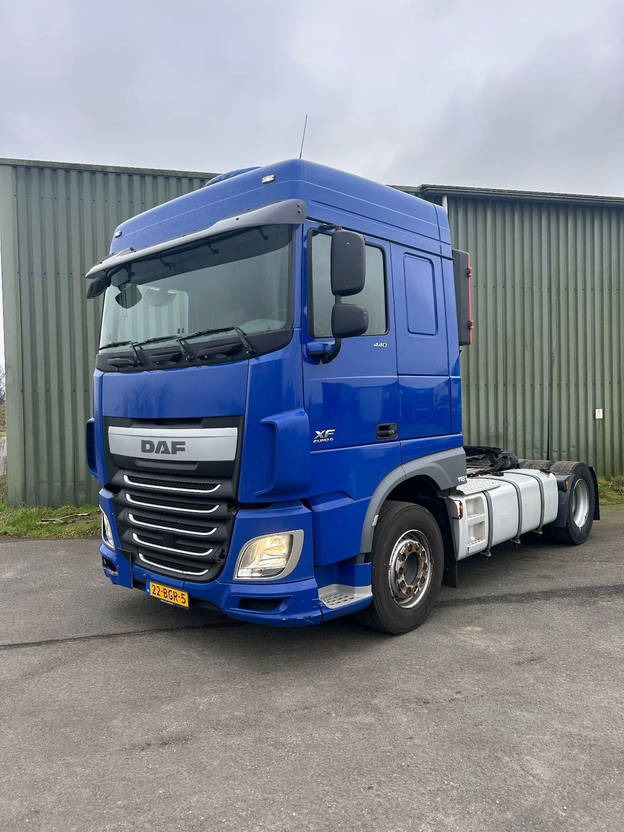 DAF XF 440 XF440 Space Cab ADR Compressor - Tegljač: slika 1 DAF XF 440 XF440 Space Cab ADR Compressor - Tegljač: slika 1
