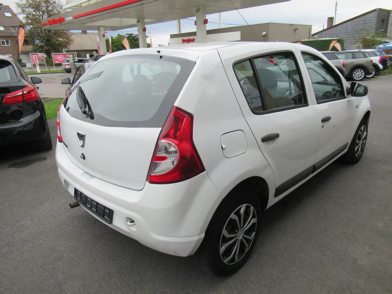 Dacia Sandero Sandero 1.2i Ambiance - Automobil: slika 2 Dacia Sandero Sandero 1.2i Ambiance - Automobil: slika 2