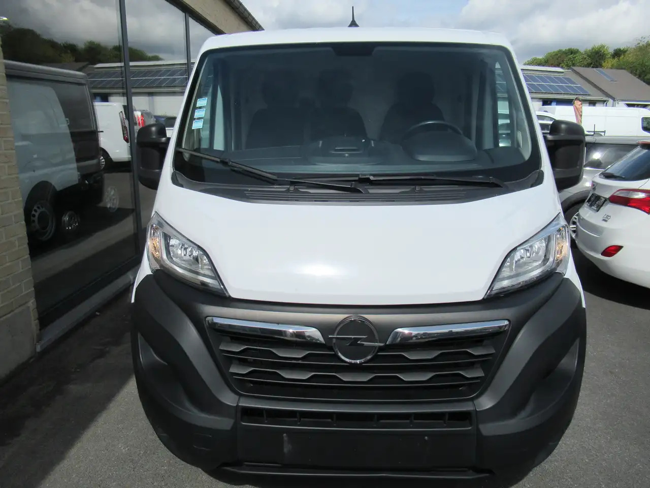 Opel Movano L2H1, cruise airco navi 17900€+tva - Furgon: slika 3 Opel Movano L2H1, cruise airco navi 17900€+tva - Furgon: slika 3