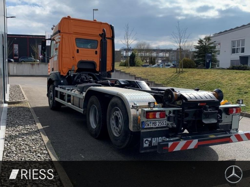 Mercedes-Benz 2551 L Abrollkipper mit HAD, gelenkter liftbarer - Kamion: slika 4 Mercedes-Benz 2551 L Abrollkipper mit HAD, gelenkter liftbarer - Kamion: slika 4