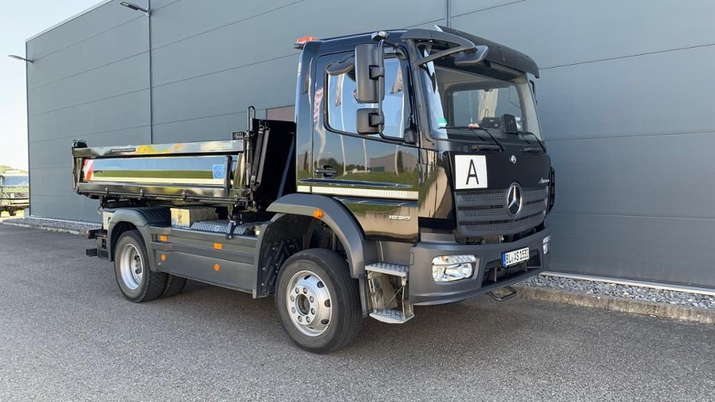 Mercedes-Benz Atego 1530 Allradkipper 4x4 Kam. AUT LED AHK - Istovarivač: slika 1 Mercedes-Benz Atego 1530 Allradkipper 4x4 Kam. AUT LED AHK - Istovarivač: slika 1