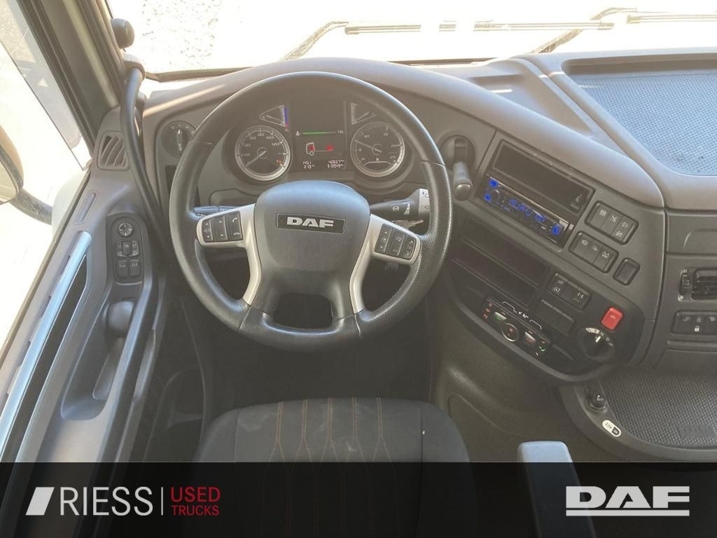 DAF XF 480 FT XF 480 FT SSC Intarder Standklima DAF XF 480 FT SSC Intarder Standklima SpurH LED - Tegljač: slika 5 DAF XF 480 FT XF 480 FT SSC Intarder Standklima DAF XF 480 FT SSC Intarder Standklima SpurH LED - Tegljač: slika 5