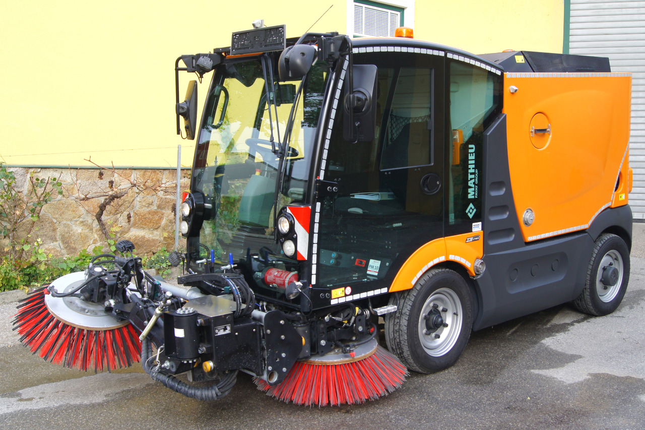 MATHIEU Azura Flex MC210 3-rd brush / EURO 6 / TÜV - Autočistilica: slika 3 MATHIEU Azura Flex MC210 3-rd brush / EURO 6 / TÜV - Autočistilica: slika 3