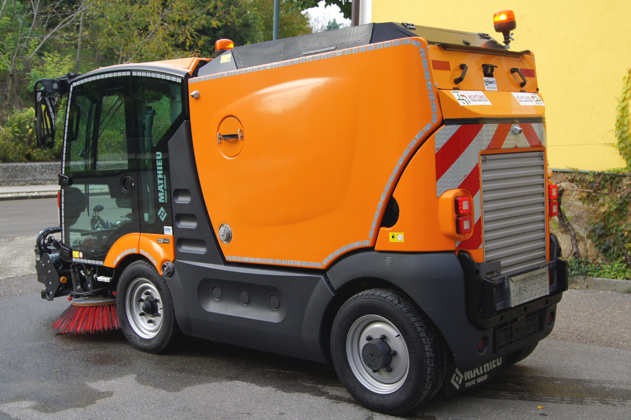 MATHIEU Azura Flex MC210 3-rd brush / EURO 6 / TÜV - Autočistilica: slika 5 MATHIEU Azura Flex MC210 3-rd brush / EURO 6 / TÜV - Autočistilica: slika 5