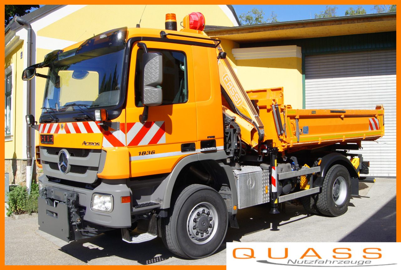 MERCEDES-BENZ ACTROS 1836 /4x4/TÜV/FASSI 110/MEILLER/Winterdienst/Wechselsystem - Istovarivač, Kamion sa dizalicom: slika 1 MERCEDES-BENZ ACTROS 1836 /4x4/TÜV/FASSI 110/MEILLER/Winterdienst/Wechselsystem - Istovarivač, Kamion sa dizalicom: slika 1