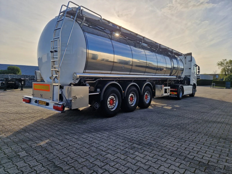 Feldbinder 38000 liter 3 kamer tankoplegger met CIP Leiding - Poluprikolica cisterna: slika 4 Feldbinder 38000 liter 3 kamer tankoplegger met CIP Leiding - Poluprikolica cisterna: slika 4