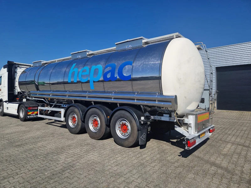 Feldbinder 38000 liter 3 kamer tankoplegger met CIP Leiding en tank verwarming - Poluprikolica cisterna: slika 2 Feldbinder 38000 liter 3 kamer tankoplegger met CIP Leiding en tank verwarming - Poluprikolica cisterna: slika 2