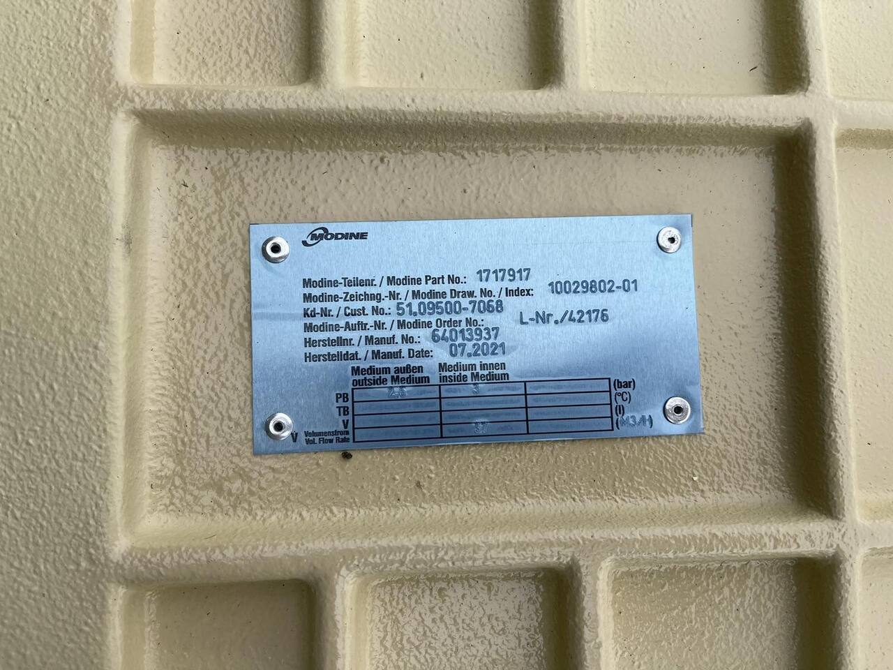 MAN INTERCOOLER 51.09500-7068 - Hladnjak za Kamion: slika 2 MAN INTERCOOLER 51.09500-7068 - Hladnjak za Kamion: slika 2