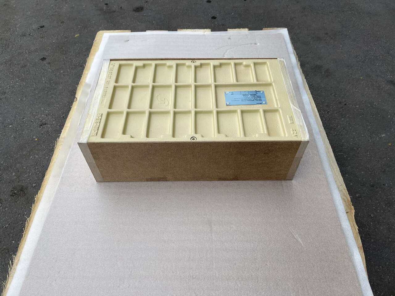 MAN INTERCOOLER 51.09500-7068 - Hladnjak za Kamion: slika 1 MAN INTERCOOLER 51.09500-7068 - Hladnjak za Kamion: slika 1