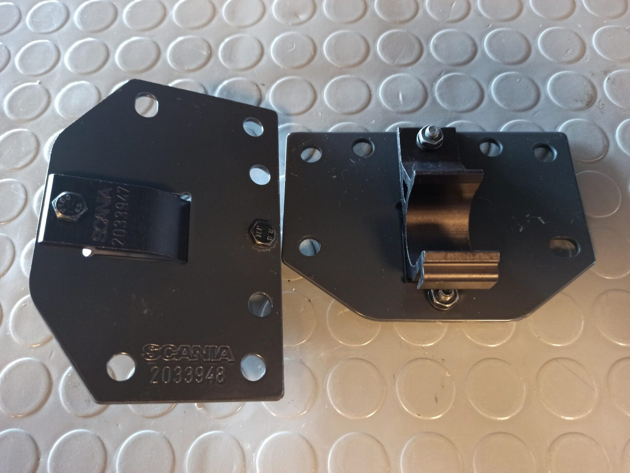 SCANIA BRACKET - 2052284 - Ram/ Šasija za Kamion: slika 1 SCANIA BRACKET - 2052284 - Ram/ Šasija za Kamion: slika 1