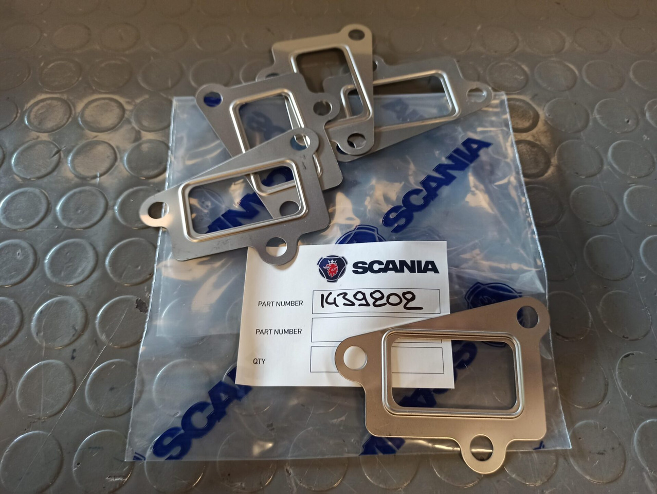 SCANIA GASKET - 1439202 - Zaptivka motora za Kamion: slika 1 SCANIA GASKET - 1439202 - Zaptivka motora za Kamion: slika 1