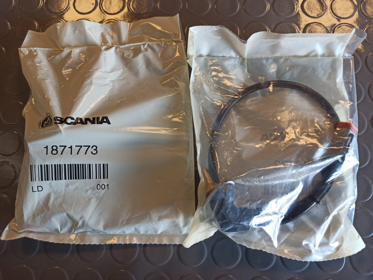 SCANIA TEMPERATURE SENSOR - 1871773 - Senzor za Kamion: slika 1 SCANIA TEMPERATURE SENSOR - 1871773 - Senzor za Kamion: slika 1